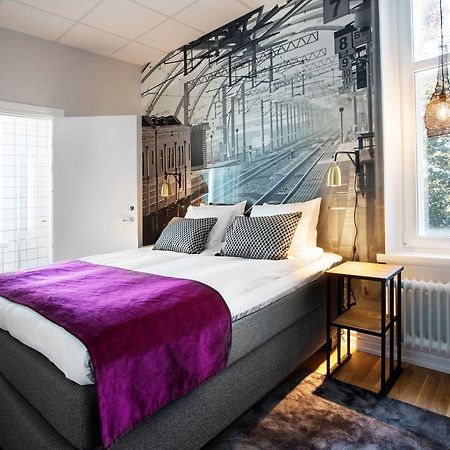 Livin Station Hotel Örebro Extérieur photo