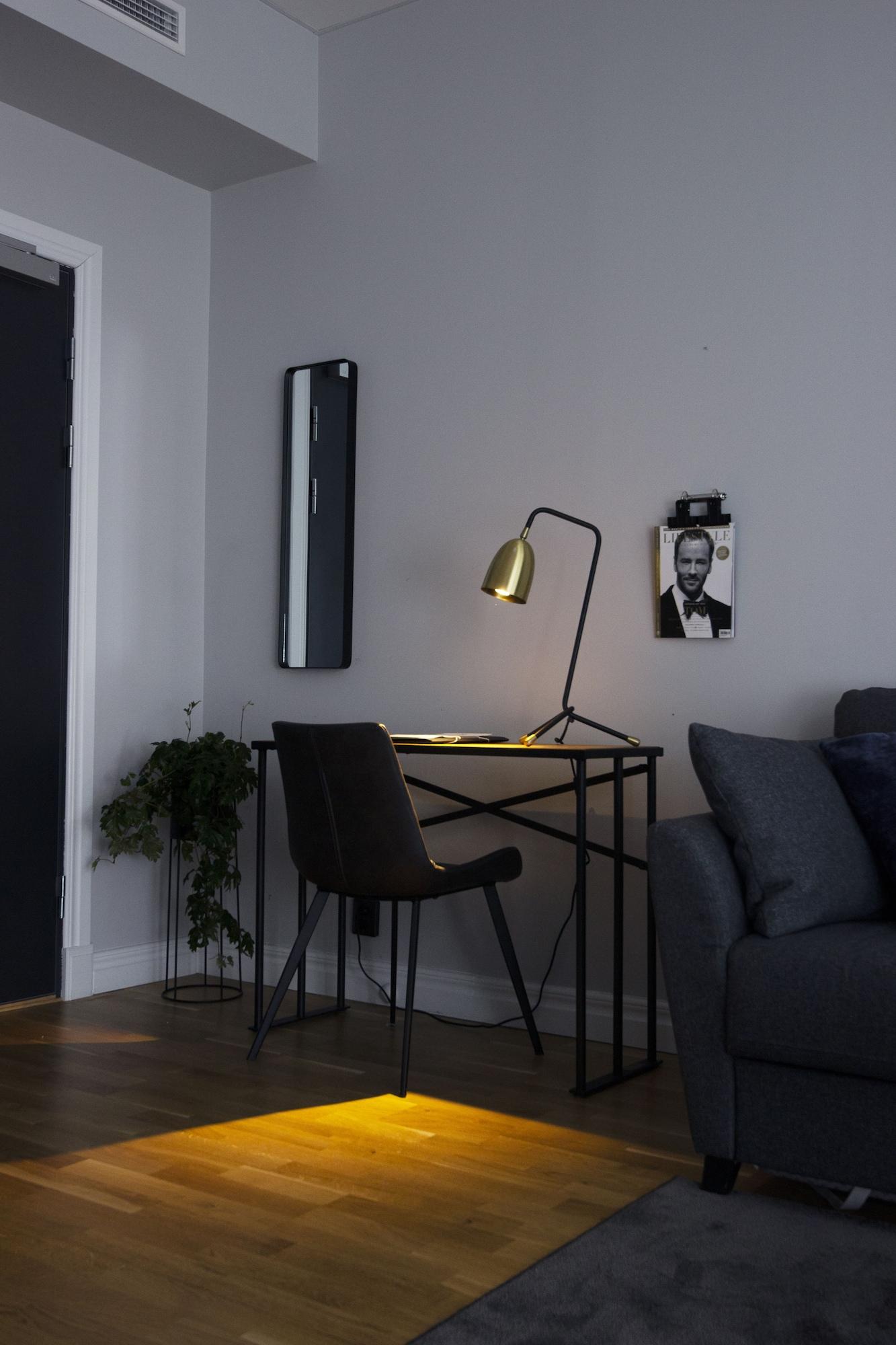 Livin Station Hotel Örebro Extérieur photo
