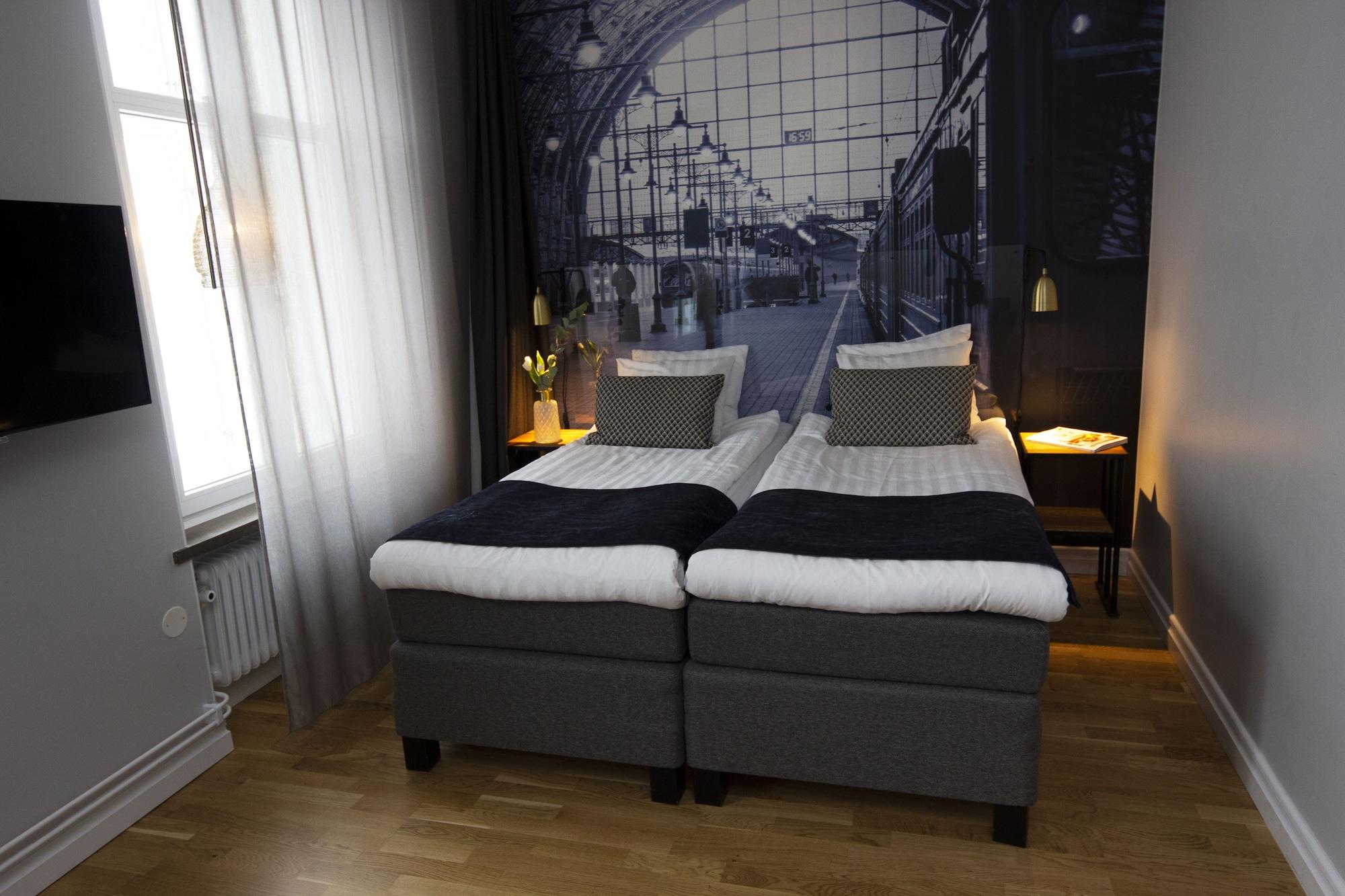 Livin Station Hotel Örebro Extérieur photo
