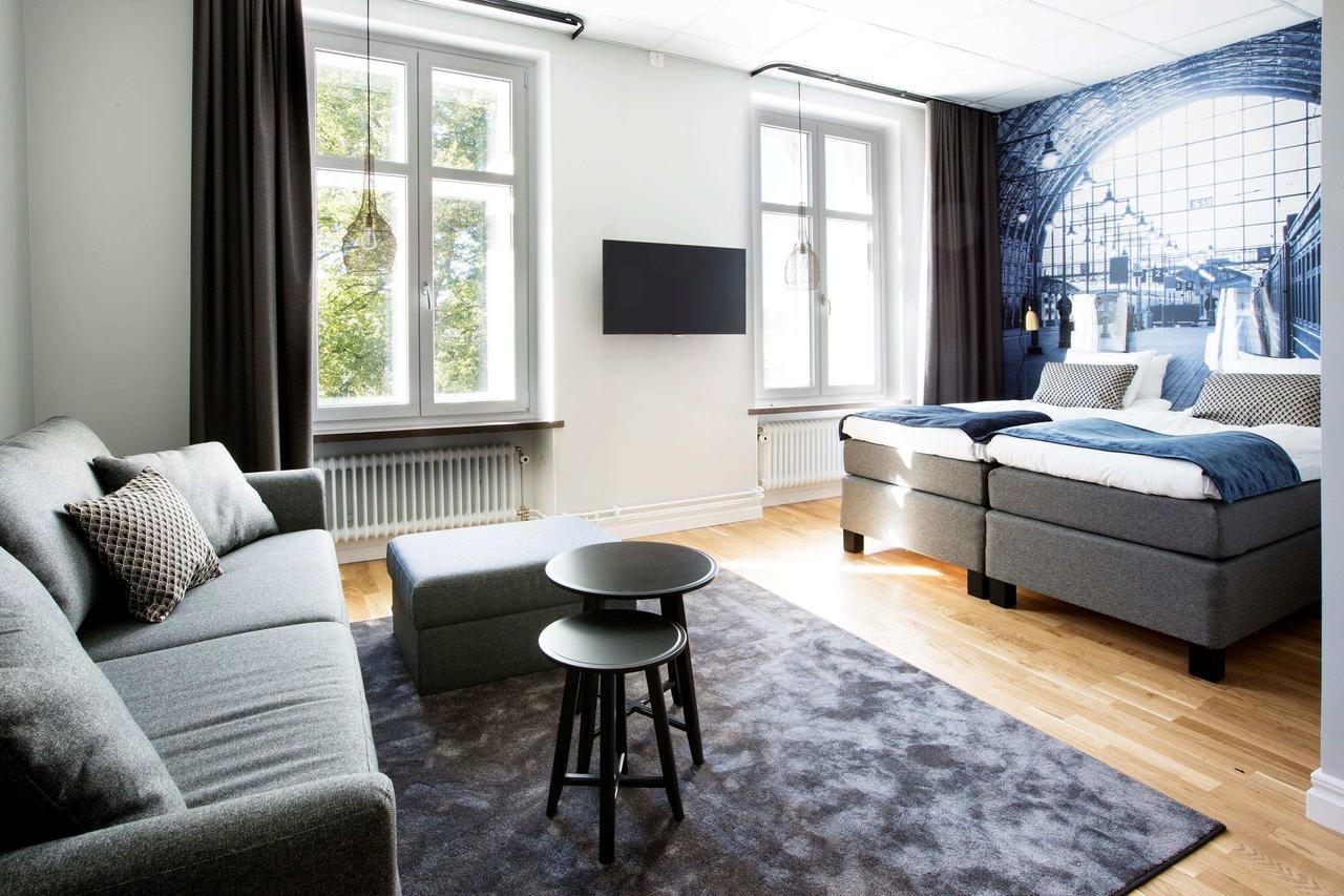 Livin Station Hotel Örebro Extérieur photo