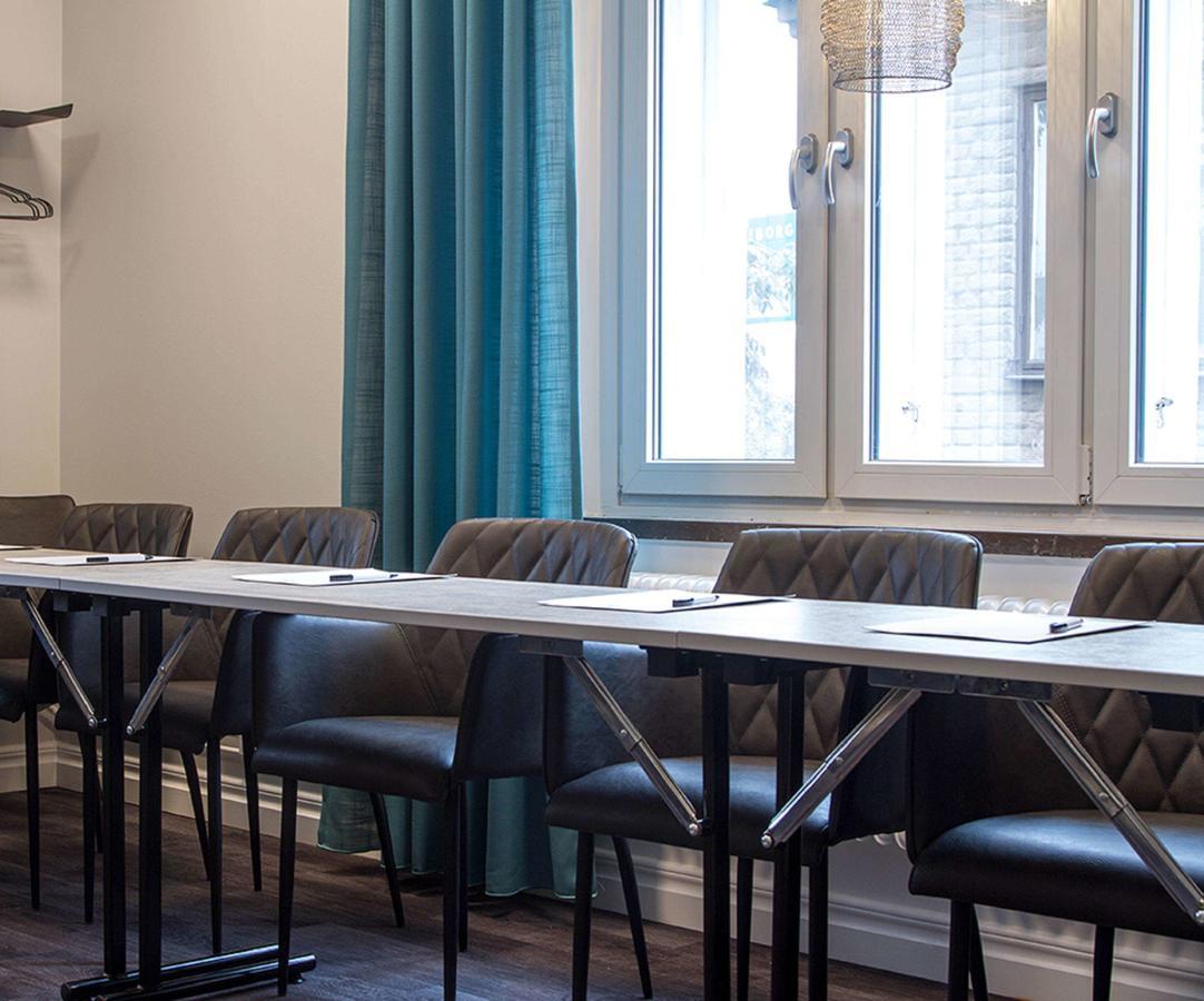 Livin Station Hotel Örebro Extérieur photo