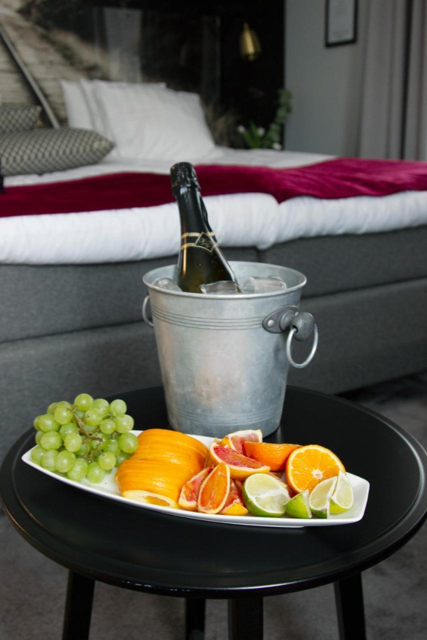 Livin Station Hotel Örebro Extérieur photo
